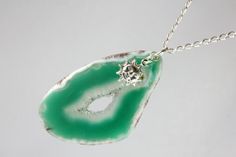 Green Agate Necklace Agate Druzy Slice Pendant by AliraTreasures, $47.00 Valentines Day Gifts For Her, Green Agate, Agate Necklace, Druzy Agate, Druzy, Valentine Day Gifts, Agate