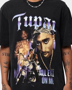 Tuxedo Wedding Groomsmen, Hip Hop Trends, All Eyez On Me, Mens Summer Outfits, Trendy Mens Fashion, Concert T Shirt, Boxing T Shirts, Collared Sweatshirt, American Rappers