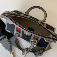 Gucci SIZE : 27X18X14cm Gucci Bags, New Handbags, Grade 1, Bosnia And Herzegovina, Caribbean Netherlands, Cambodia, Gucci Bag, Fashion Statement, Contact Us