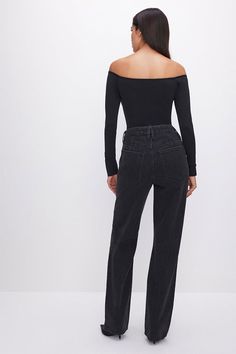 Iconic ‘90s inspired relaxed jeans with a mid-rise waist, dropped crotch and loose straight legs. High rise Relaxed fit Classic denim look and feel, but with a little added stretch for comfort Distressed knees Clean hem Five pocket style Reinforced belt loops Gap proof waistband Black wash Inseam: 32" Fabric: 69% Cotton, 30% Tencel, 1% Elastane Iconic 90s, 90s Jeans, Relaxed Jeans, 90s Inspired, Good American, Mid Rise, Gap, Straight Leg, High Rise