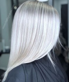 Platinum Blonde Hair With Highlights, Platinum Silver Hair, Blonde Silver Hair, White Silver Hair, Silvery Blonde Hair, Balayage Hair Color