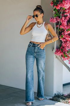 Sky Blue Raw Hem Straight Leg Jeans Cropped Blue Denim Pants, Blue Mid-rise Jeans For Day Out, Chic Cropped Blue Jeans, Blue Cropped Pants For Summer, Casual Blue Cropped Pants, Raw Hem Straight Leg Jeans, Trend Jeans, Jeans Heels Outfit, Summer Night Outfit