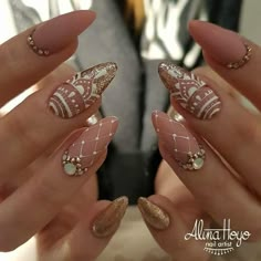 Indian Nail Designs, Indian Nail Art, Henna Nail Art, Indian Nails, Bridal Nails Designs, Bridal Nail Art, Lace Nails