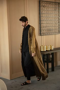 Arab Male Fashion, Male Arabian Outfit, Abaya Men Style, Modern Arab Fashion, Arabian Fashion Male, Middle Eastern Men Fashion, Egypt Fashion Men, Arab Fashion Men, Modern Egyptian Fashion Men