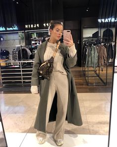 Boots Neutral, Naomi Genes, Mode Dope, Lv Bumbag, Stile Hijab, Instagram Shopping, Pastel Outfit, Fall Outfit Ideas, Trendy Fall Outfits