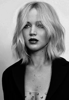 Jennifer Lawrence Wavy Bob Hairstyles, Middle Part, Short Blonde, Hair Envy, Grunge Hair, Jennifer Lawrence, Great Hair, Hair Dos, Gorgeous Hair