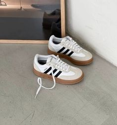 Adidas Samba Platform, Look Grunge, Colorful Sneakers, Trendy Shoes Sneakers, Pastel Outfit, Shoe Wishlist, Hype Shoes, Shoe Inspo, Looks Street Style