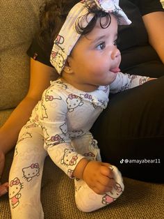 Baby Girl Outfits Newborn Black Babies, Black Baby Fever, Hiding Baby Bump Outfits, Baddie Baby Names, Baby Christmas Pictures, Cute Baby Pics, Cute Babys, Black Baby Girl, Christmas Baby Pictures