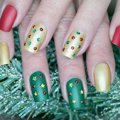 Christmas nail art designs you can do at home or bring to your nail tech! Christmas nail ideas. Christmas nails acrylic. Simple Christmas nails, trendy Christmas nails, Xmas acrylic nails, holiday nails winter for Christmas. Cute Christmas nail designs. Matte winter nails. Sparkle Christmas nails acrylic. Long Christmas nail designs. The grinch Christmas nail design. Candy cane nails. Gold Christmas nail designs. Short Christmas nail designs. Easy Christmas Nail Designs, Christmas Present Nails, Christmas Nail Designs Easy, Christmas Nail Art Ideas, Santa Nails, Sparkle Christmas