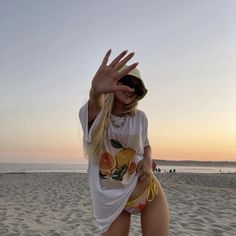 Looks de playa para tu primer viaje del año Beach Instagram Pictures, 사진 촬영 포즈, Beach Pictures Poses, Model Poses Photography