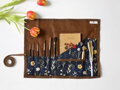 Artist Roll up Case for Brushes, Artist Organizer, Case Organizer , Brushes Organizer, Pencill Roll Case - Etsy Pencil Roll Case, Artist Pencil Case, Paintbrush Holder, Roll Up Pencil Case, Artist Bag, Pencil Roll, Japanese Bag, Sewing Projects Clothes, Brush Roll