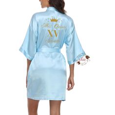 Our Solid satin robes make a fantastic gift and are a wonderful addition to your Quinceañera's big day!  Also perfect for your damas and Mom to feel comfortable in these satin personalized satin robes. Purchase the matching slippers as well. They will have their names on them Available in 13 different colors: Champagne, White, Black, Burgundy, and more!  💎 >> This listing is for (1) one Quinceañera personalized satin single robe or one set depending on what you choose on the drop down  menu. SL Quince Gifts, Matching Slippers, Personalized Slippers, Satin Robes, Bridesmaid Accessories, Font Types, Sweet Sixteen, Blue Satin, Bridesmaids Gifts