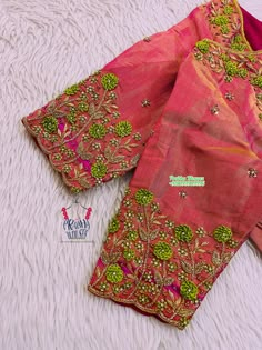 Gold Blouse Designs, Unique Sarees, Magam Work, Blue Blouse Designs, Maggam Work Designs