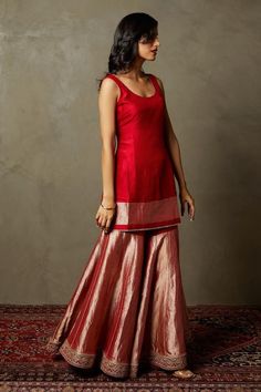 Indian Outfits Modern, Stylish Kurtis Design, Simple Lehenga, Diwali Outfits, Trendy Outfits Indian, Lehenga Designs Simple, Simple Kurta Designs, Ritu Kumar, Traditional Indian Dress