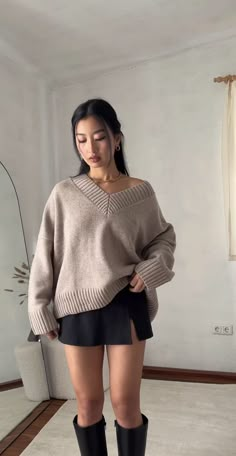 Gray Denim Skirt Outfit, Topgolf Date Night Outfit, Fall Girly Outfits, Uni Outfits Aesthetic, Light Sweater Outfit, Sixth Form, Uni Outfits, Fall 23