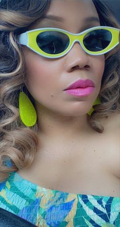 Retro Neon Sumglasses Retro Neon, Trendy Accessories, Fashion Sunglasses, Affordable Fashion, Cat Eye Sunglasses, Trendy Fashion