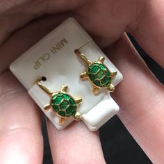 Mini Clip Earrings New Thx! Jewelry Real, Green Turtle, Turtle Earrings, Real Vintage, Clip Earrings, Clip On Earrings, Jewelry Earrings, Women Jewelry, Green