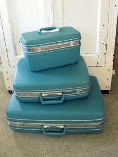 Vintage Samsonite Luggage Samsonite Luggage, Stylish Luggage, Childhood Memories 70s, Vintage Luggage, Vintage Memory, Train Case, Vintage Market, Luggage Sets, Sweet Memories