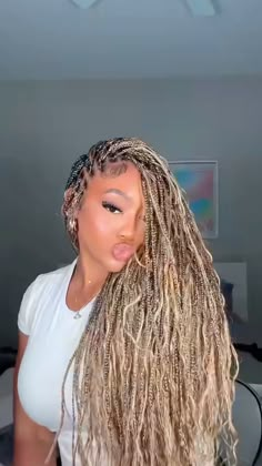 black girl| protective hairstyles for women| braids| goddess braids| boho braids| knotless braids|y2k Chocolate Boho Knotless Braids, Highlighted Bohemian Knotless Braids, Blonde Highlight Boho Braids, Small Honey Blonde Knotless Braids, Blond Goddess Braids Black Women, Blonde Short Boho Braids, Small Blonde Boho Knotless Braids, Ash Blonde Goddess Braids, 27 And 613 Knotless Braids Boho