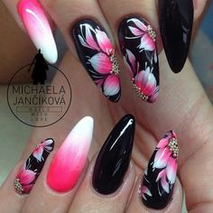 Nails With Flowers, Floral Nail Designs, Pink Nail Designs, Nail Swag, Pink Nail, Beautiful Nail Designs, Bling Nails