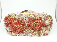 Beautiful Wedding clutch bag. #weddingclutch #BridalClutch Handmade Clutch Purse, Bridal Clutch Purse, Purse Luxury, Rose Bag