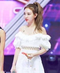 Nayeon Lim Nayeon, Na Yeon, Show Dance, Twice Nayeon, Nayeon Twice, Im Nayeon, K Pop Idol, Momo Sana, Korean Celebrities