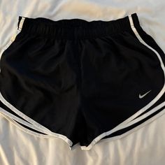 Black Nike shorts
Brand new never worn Nike Shorts Aesthetic, Nike Shorts Women Outfit, Shorts Aesthetic, Nike Shorts Women, Black Nike Shorts, Shorts Outfits Women, Shorts Women, Women Outfit, Black Nike