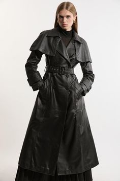 Leather Cape Detail Trench Coat Outfits With A Black Leather Jacket, Long Black Trenchcoat, Black Leather Long Coat, Grunge Trench Coat, Long Leather Coat Outfit, Goth Trench Coat, Cool Trench Coat, Female Trench Coat, Noir Outfit