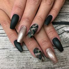 Camo Nail Designs, Pedicure Gel, Camouflage Nails, Camo Nails, Ballerina Nails, Nail Patterns, Nails Desing, Autumn Nails, Glitter Nail Art