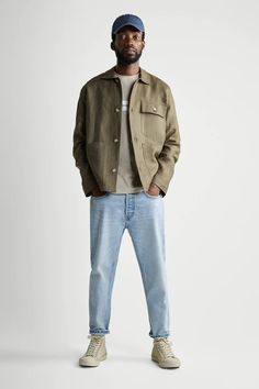 Men Layers Outfits, Uniqlo Men Outfit, Light Denim Jeans Outfit, Blue Jeans Outfits, Light Blue Jeans Outfit, Denim Outfit Men, Jeans Outfit Men, Minimalist Fashion Men, Mens Fashion Work