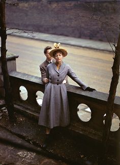 The London Collections Norman Parkinson, 1940's Fashion, English Fashion, Iconic Images, Vintage Fashion Photography, 1940s Fashion, Photoshoot Inspiration, Business Casual Outfits, The London