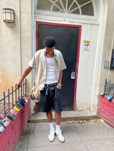 Outfits With Jorts Guys, Men’s 90s Outfits Jorts, Summer Inspo Outfits Men, Spring Fit Men, Mens Jorts Fit, Jorts Outfit Men’s, Jorts Fit Men, Male Summer Fits, Baggy Jorts Outfit Idea Men