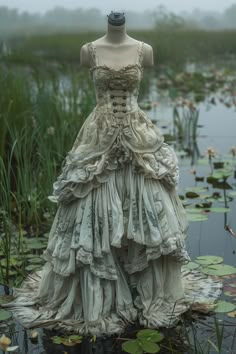 We asked MidJourney to create a gown that reflects random well-known brands. Sometimes they are gorgeous, sometimes they are weird and make no sense. I hope you find some of these inspiring! Best Costume Ideas, Crazy Dresses, Fairycore Dress, Gothic Women, Best Costume, Land O Lakes, Flower Shops, Fantasy Gowns