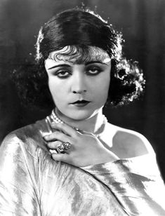 Pola Negri (3 January 1897 – 1 August 1987) was a Polish stage and film actress and singer. She achieved worldwide fame during the silent and golden eras of Hollywood and European film for her tragedienne and femme fatale roles. She was also acknowledged as a sex symbol. Born Barbara Apolonia Chałupiec and raised in the Congress Kingdom of Poland. In 1917, she relocated to Germany, where she began appearing in silent films. She was noticed by the Hollywood executives from Paramount Pictures, who offered her a film contract. It made her the first European actress in history to be contracted in Hollywood. She spent much of the 1920s working in the United States, appearing in numerous films for Paramount and establishing herself as one of the most popular actresses in American silent films. 1920 Makeup, 1920s Actresses, 20s Aesthetic, Types Of Hair Color, Josephine Baker, Marlene Dietrich