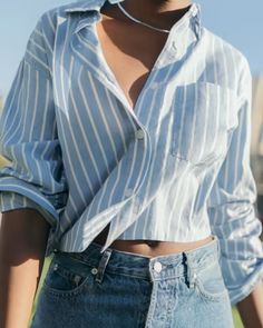 The Silky Cotton Way-Short Shirt Mariner Blue / White – Everlane Cropped Button Up Shirt, Flattering Outfits, Twill Weave, Short Shirts, Fall 2023, Crop Shirt, Blue Blouse, Cotton Yarn, Classic Looks