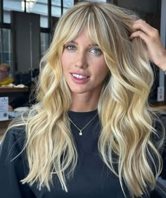 Glitter Hair, Curtain Bangs, Hair Dos, Hair Cut, Hair Looks, New Hair, Hair Inspo, Hair Ideas, Bangs