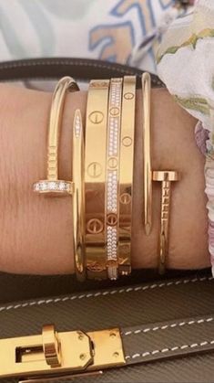 Duty Free Store, Stylish Pens, Interlocking Ring, Necklace Craft, Gold Plated Bracelets, Yellow Gold Chain, Cord Bracelets, Cartier Love Bracelet