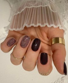 Easy Winter Nails, January Nail Ideas, Gel Powder Nails, Black And Nude Nails, January Nail, Band Nails, January Nails, Fall Gel Nails, Subtle Nails