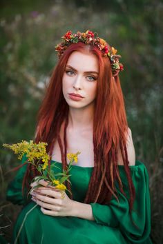 Autumn Crown, Pale Skin Beauty, Flower Wreath Wedding, Half Wreath, Half Crown, Hair Garland, Natural Red Hair, Flower Crown Hairstyle, Studio Portrait Photography