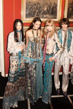 Maximalism Fashion, Parisian Night, Estilo Hippie, Night Market, Hippie Outfits, 2024 Fashion, Mode Inspiration, Roberto Cavalli, Aesthetic Fashion