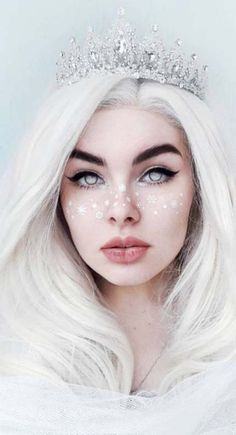 Trendy eye makeup crazy ice queen Ideas #makeup #eye Trendy Eye Makeup, Ice Ideas, Makeup Crazy, Fantasy Make-up, Halloween Make-up Looks, Hair Color Crazy, Cat Eye Makeup, Queen Makeup, Different Hair Colors