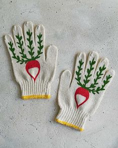 Dig into your next gardening project in style with these super-charming gardening gloves. Made in the USA and screen-printed by hand, these hard-working gloves are not only the most stylish gardening gloves you'll own, but they will absolutely stand up to their fair share of outdoor tasks. From planting and sowing to repotting, these carrot and radish printed gloves will work hand-in-hand to get some good work done. Dotted with rubber grips, they ensure a firm grasp on whatever nature throws you Garden Gloves, Garden Fashion, Gardening Gifts, Cute Gardening Outfits, Gloves Aesthetic, Printed Gloves, Gardening Outfit, Gift Inspo, Gardening Gloves