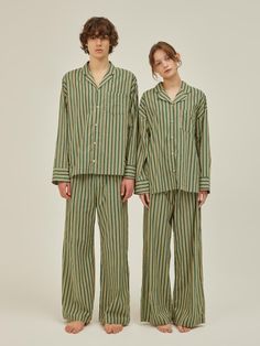 Composition : Cotton 100%Country of Origin : Republic of Korea His And Hers Pajamas, Matching Wedding Pajamas, Cute Pijamas Korea, Cozy Christmas Pajamas, Sewing Pajama Set, Old Money Pyjamas, Matching Pjs Aesthetic, 50s Pajamas, Pyjamas Aesthetic Winter