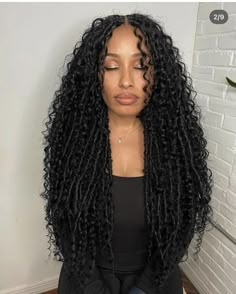 Diy Faux Locs, Summer Box Braids, Locs With Curls, Boho Faux Locs, Braids With Human Hair, Bohemian Braided Hair, Medium Knotless Braids, Boho Braided Hairstyles, Crochet Locs