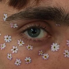 Festival Looks, Eye Art, Artistry Makeup, Cute Makeup, Aesthetic Makeup, Eyeshadow Makeup, Face Art, Makeup Art, Behind Ear Tattoo