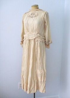 Antique Edwardian dress ecru silk? lace beaded buttons tassel sash Titanic M/L | eBay Cream Victorian Vintage Dress For Formal Occasions, Victorian Wedding Dress With Buttons, Antique Dresses For Vintage Events, Edwardian Era Dress, Edwardian Dress, Edwardian Era, Beaded Lace, Titanic, Costumes For Women