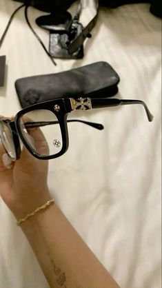 Dope Jewelry Accessories, Heart Glasses, Cute Glasses, Stylish Glasses, Jewelry Accessories Ideas, Dope Jewelry, Girly Accessories, Jewelry Lookbook, Mode Inspo