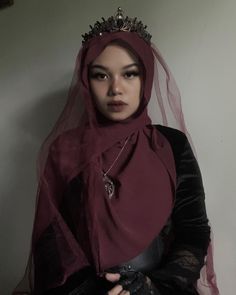 Muslim Aesthetic Outfits, Dress Aesthetic Vintage, Makeup Artist Aesthetic, Hijabi Aesthetic Outfits, Hijabi Makeup, Creepy Cute Fashion, Masquerade Outfit, Estilo Hijab, Bride Dress Simple