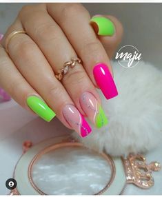 Neon Designs Nails, Neon Acrylic Nails, Neon Green Nails, Bright Nails, Summer Acrylic Nails, Nail Stuff, New Nails, Neon Nails, Beach Nails