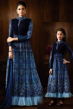 Mom Daughter Matching Dresses, Lehenga Style Saree, Mom Daughter Outfits, Mother Daughter Dresses Matching, Mother Of Groom, Long Anarkali, Mom And Daughter Matching, Frock Style, Mother Daughter Outfits